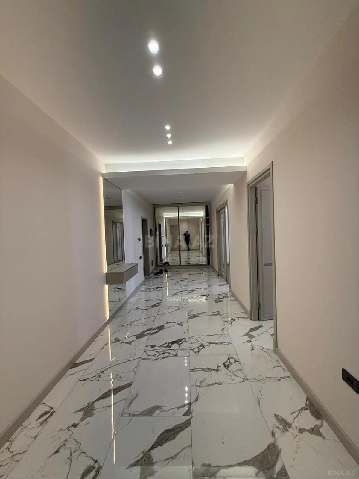 Satılır 3 otaqlı mənzil 150 m²