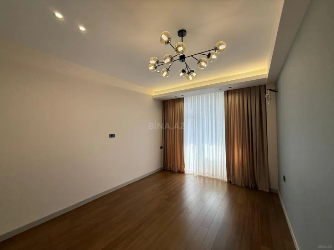 Satılır 3 otaqlı mənzil 150 m²
