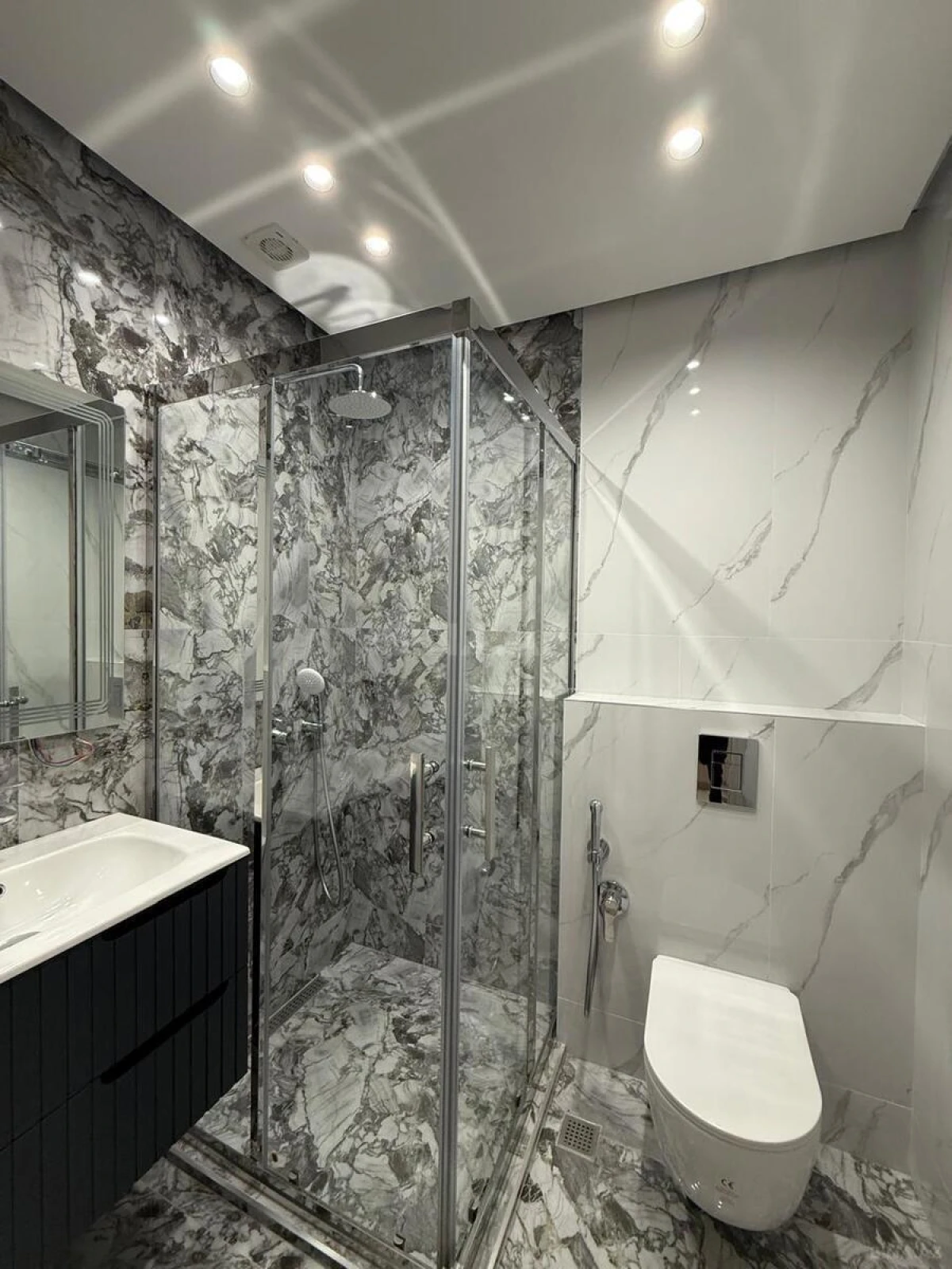 Satılır 3 otaqlı mənzil 150 m²