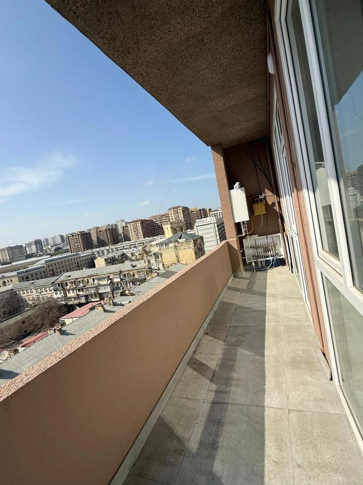 Satılır 3 otaqlı mənzil 150 m²