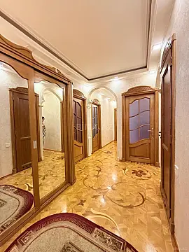 Satılır 5 otaqlı mənzil 130 m² — Bakı 5 otaq 130.00 m²