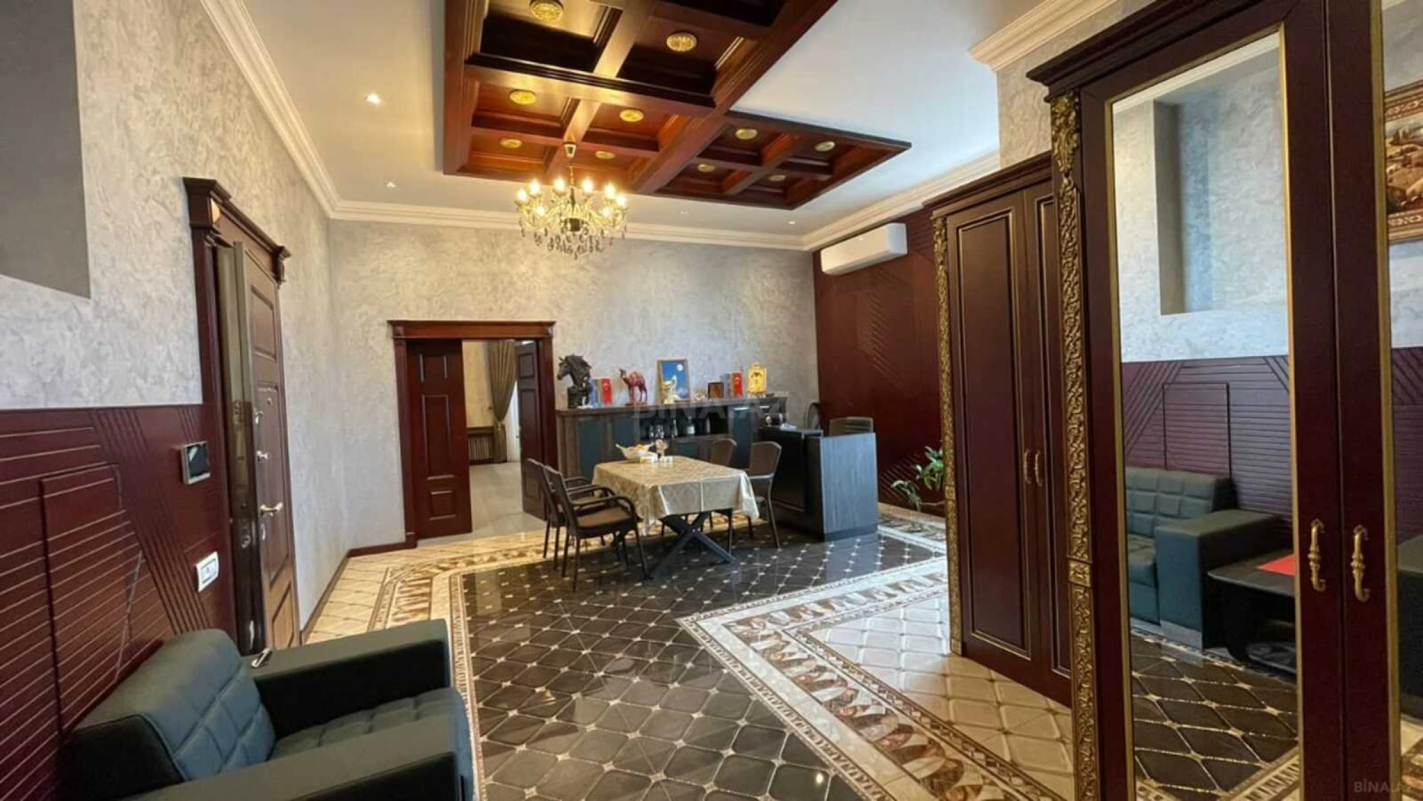 Kirayə verilir 3 otaqlı ofis 335 m²