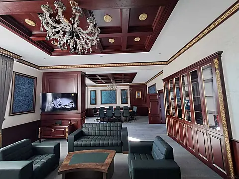 Kirayə verilir 3 otaqlı ofis 335 m²