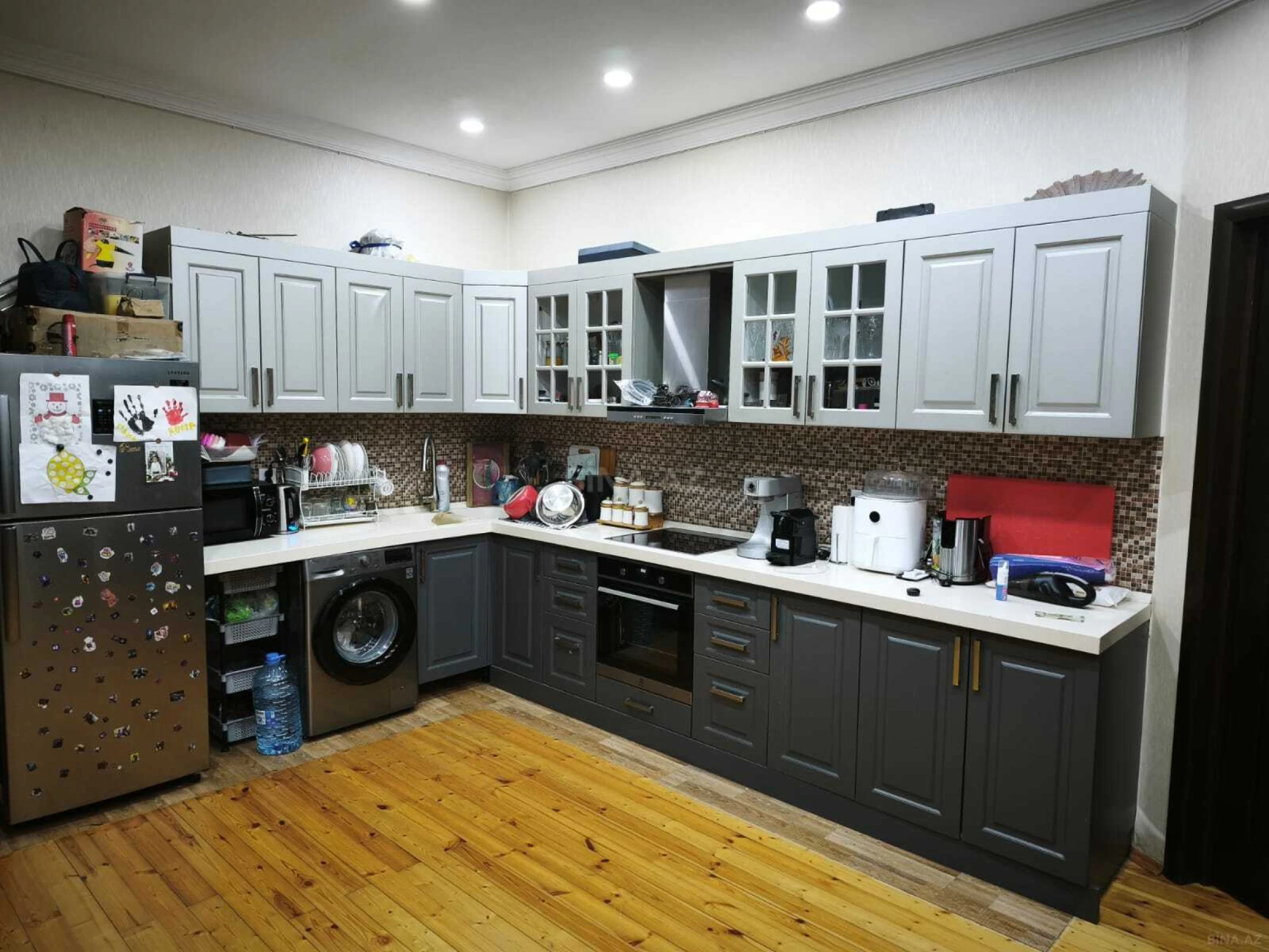 Satılır 3 otaqlı mənzil 93 m²