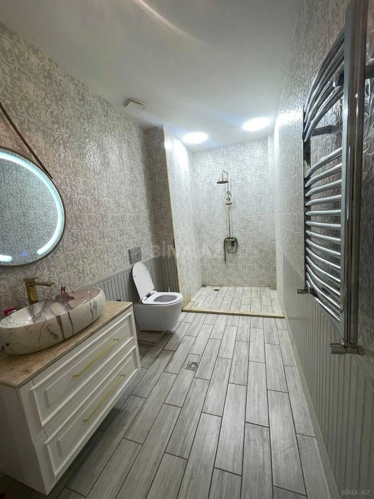 Satılır 3 otaqlı mənzil 105 m²