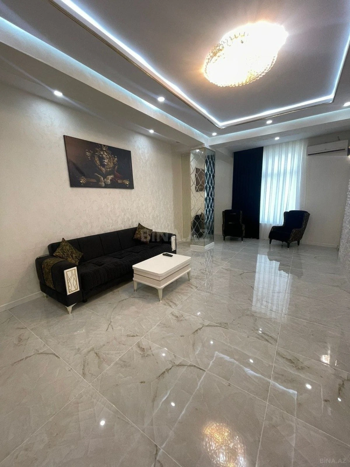 Satılır 3 otaqlı mənzil 105 m²