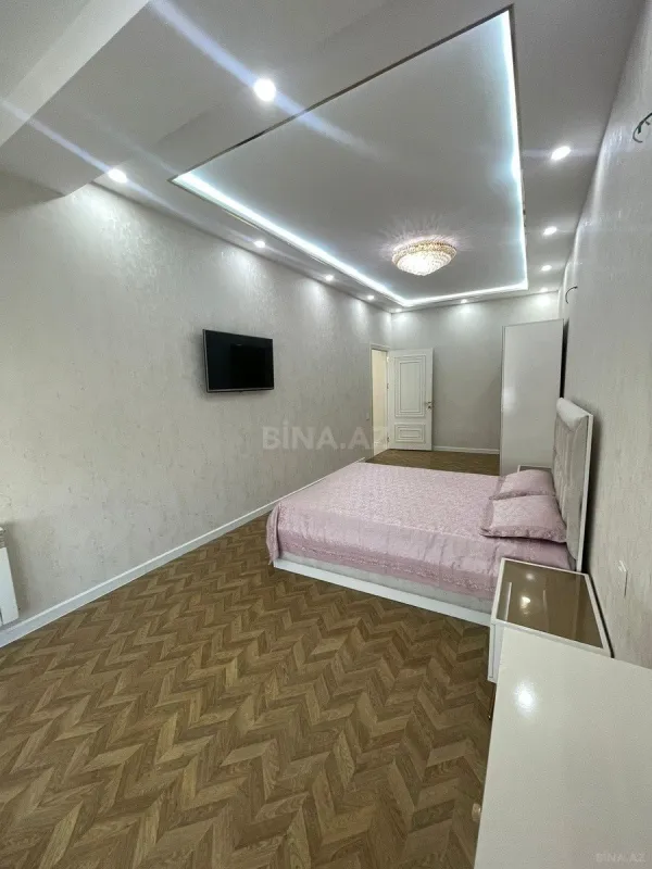 Satılır 3 otaqlı mənzil 105 m²