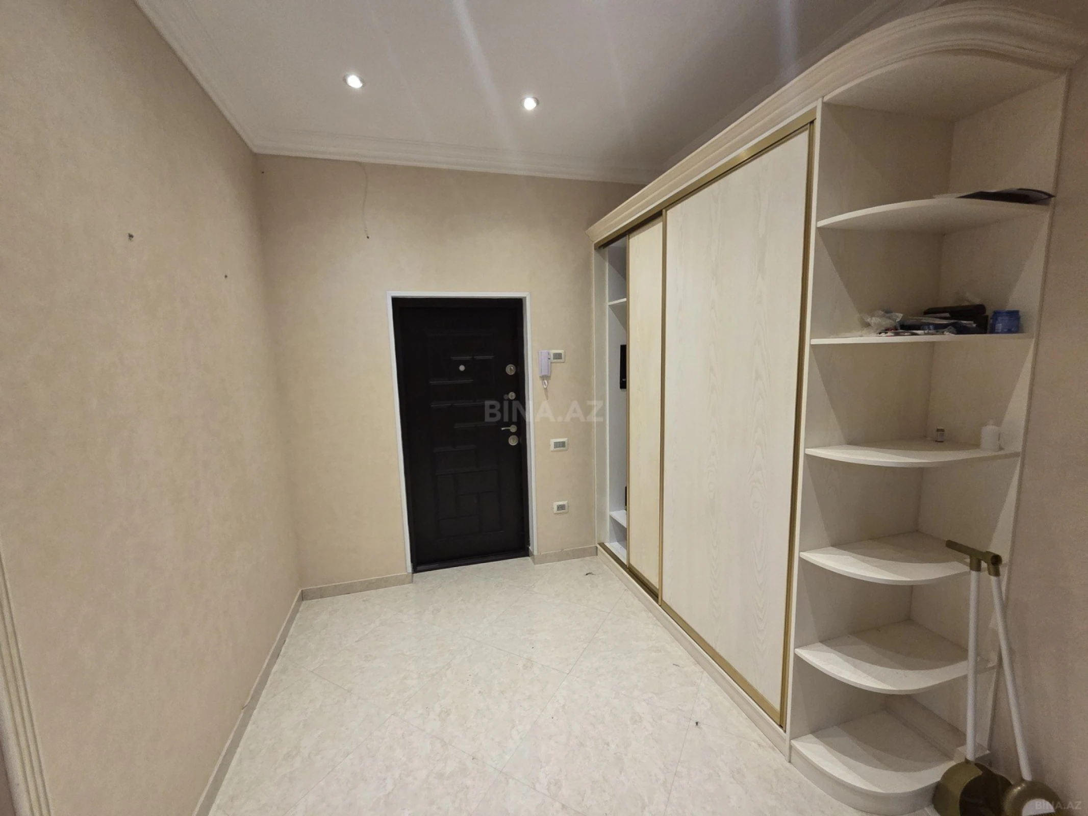 Kirayə verilir 2 otaqlı ofis 100 m²