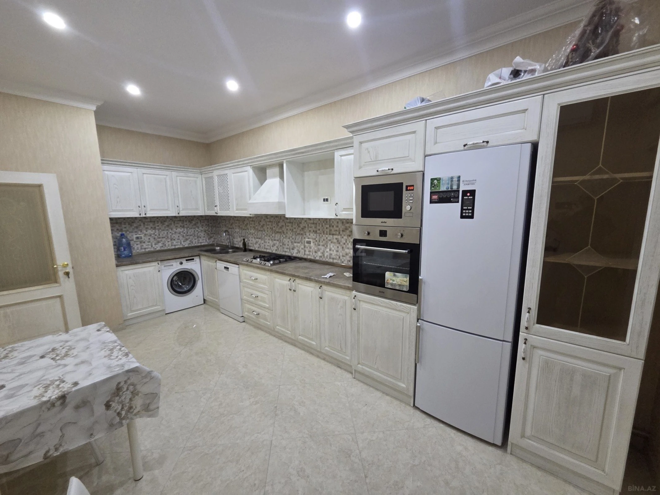 Kirayə verilir 2 otaqlı ofis 100 m²