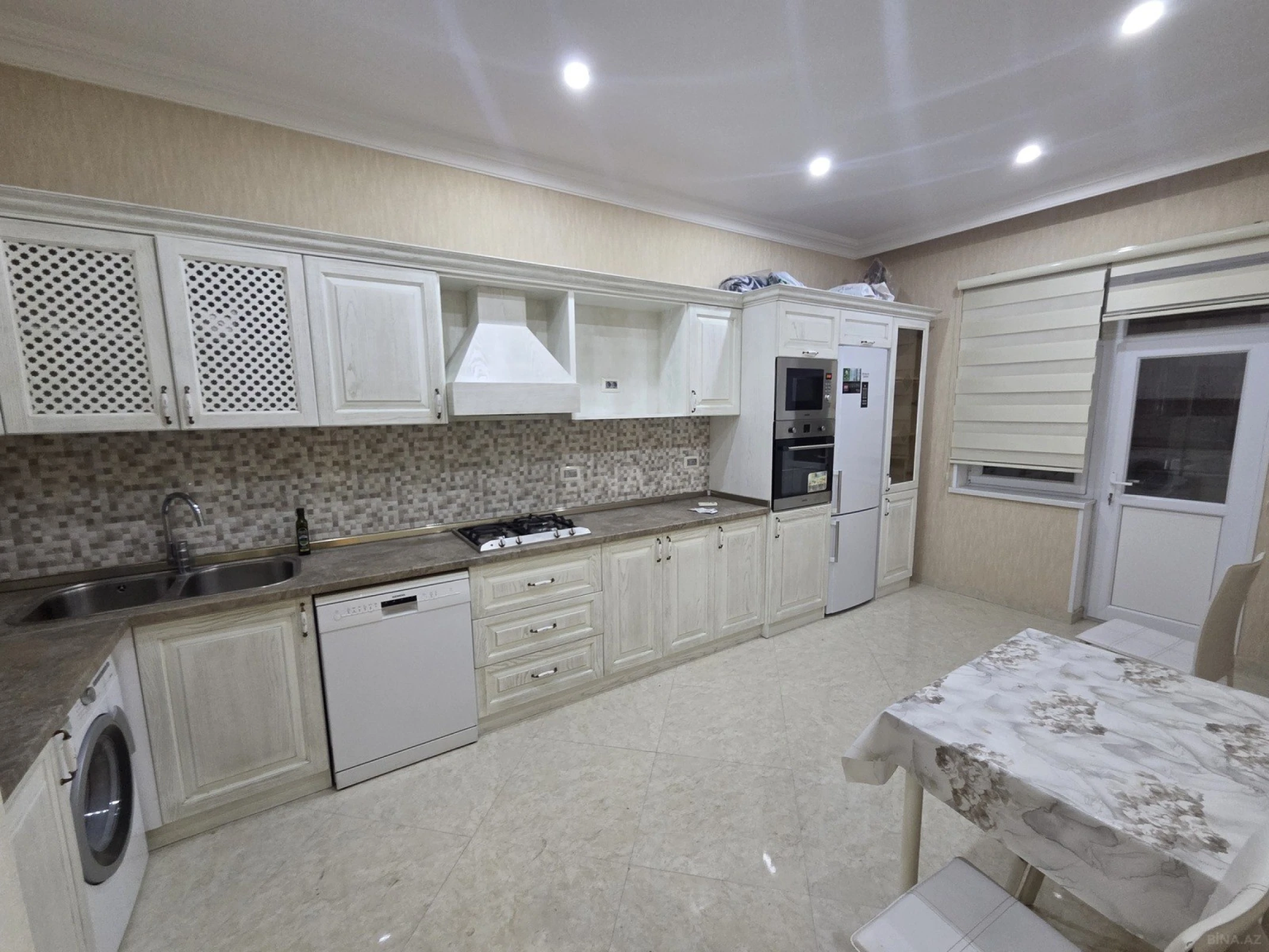 Kirayə verilir 2 otaqlı ofis 100 m²