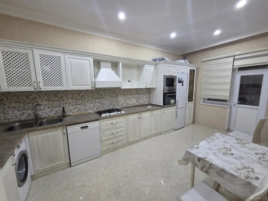 Kirayə verilir 2 otaqlı ofis 100 m²