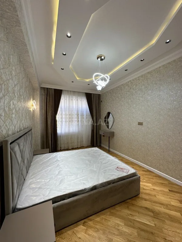 Satılır 2 otaqlı mənzil 90 m²