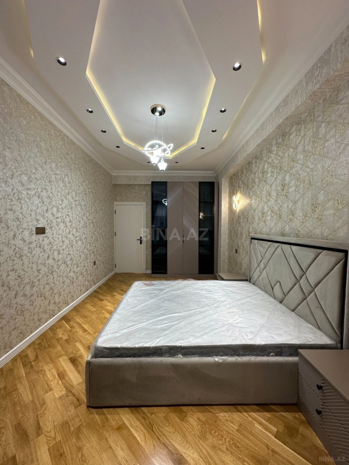 Satılır 2 otaqlı mənzil 90 m²