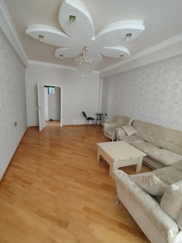 Kirayə verilir 3 otaqlı mənzil 120 m²