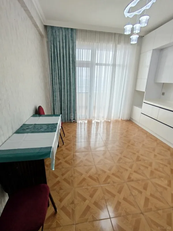 Kirayə verilir 3 otaqlı mənzil 120 m²