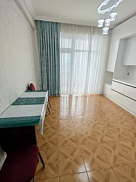 Kirayə verilir 3 otaqlı mənzil 120 m²