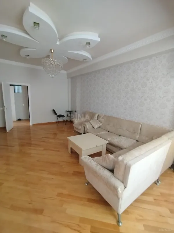 Kirayə verilir 3 otaqlı mənzil 120 m²