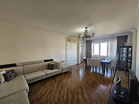 Satılır 2 otaqlı mənzil 79 m²