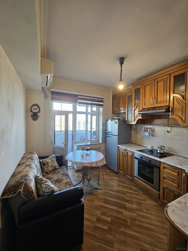 Satılır 2 otaqlı mənzil 79 m²