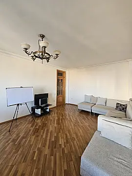 Satılır 2 otaqlı mənzil 79 m²