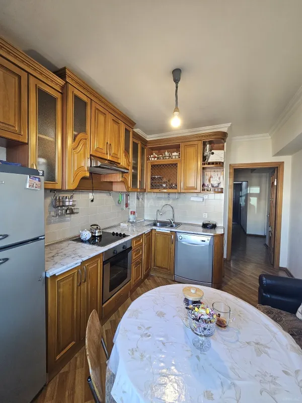 Satılır 2 otaqlı mənzil 79 m²