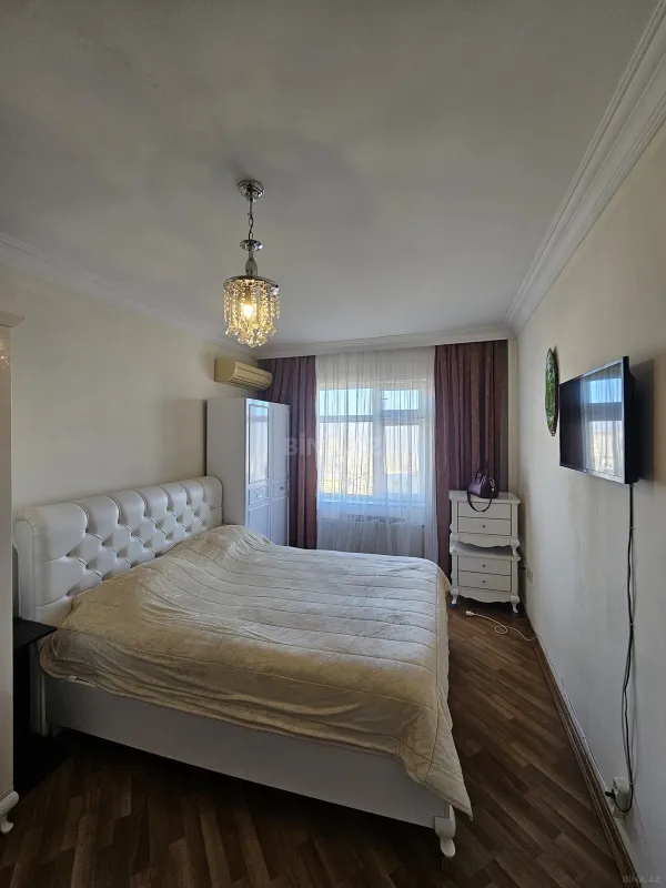 Satılır 2 otaqlı mənzil 79 m²
