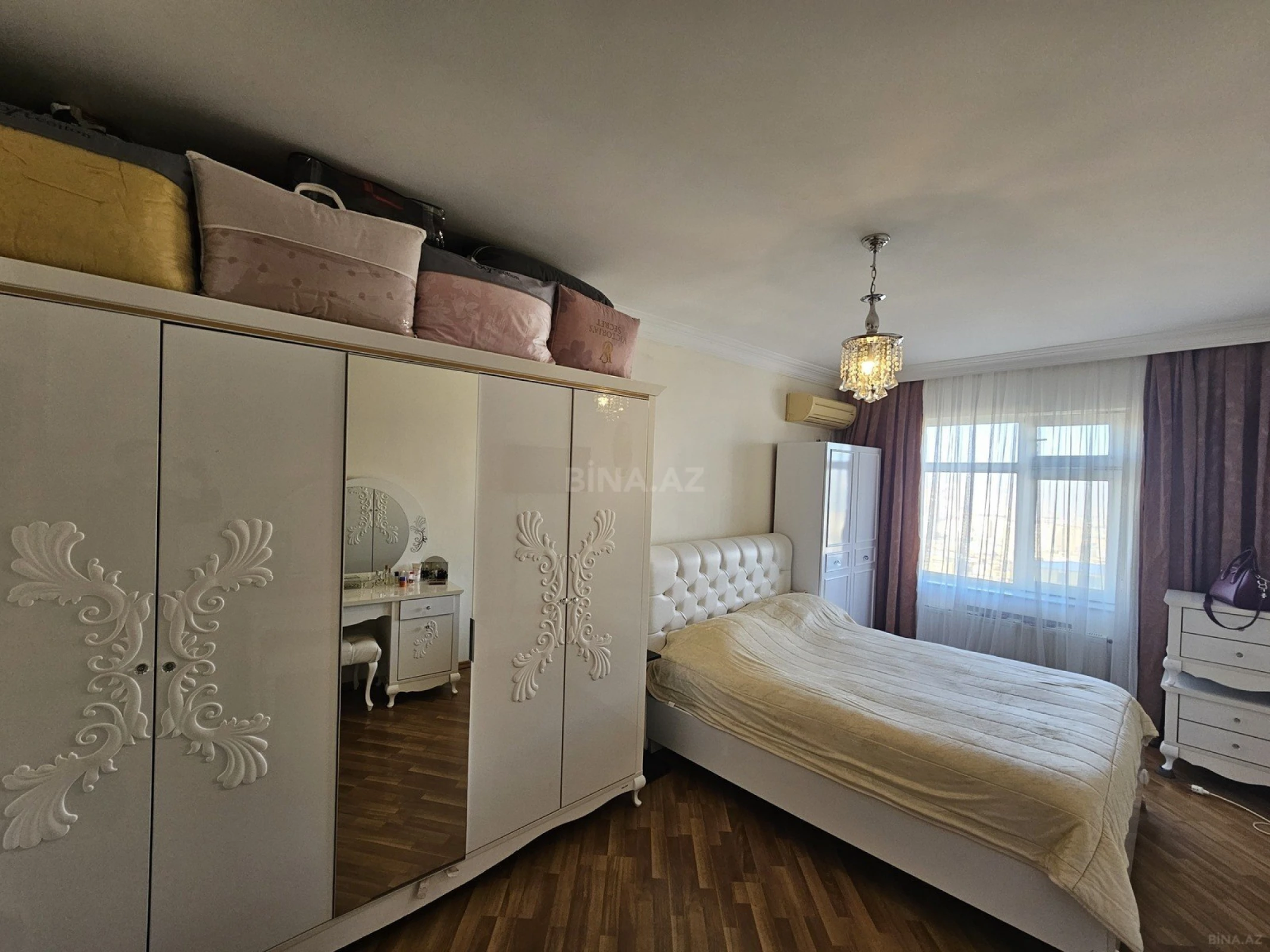 Satılır 2 otaqlı mənzil 79 m²