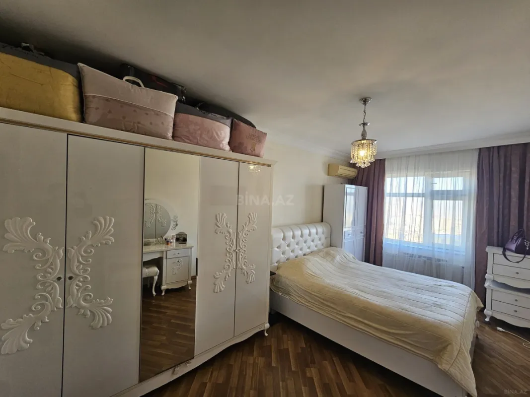 Satılır 2 otaqlı mənzil 79 m²