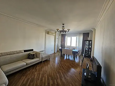 Satılır 2 otaqlı mənzil 79 m²