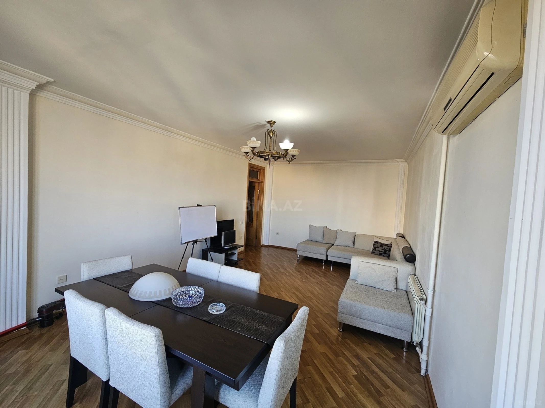 Satılır 2 otaqlı mənzil 79 m²