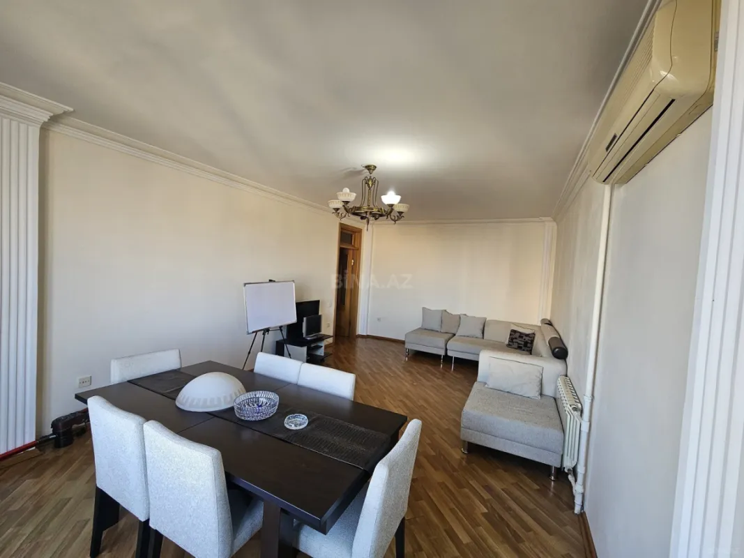 Satılır 2 otaqlı mənzil 79 m²