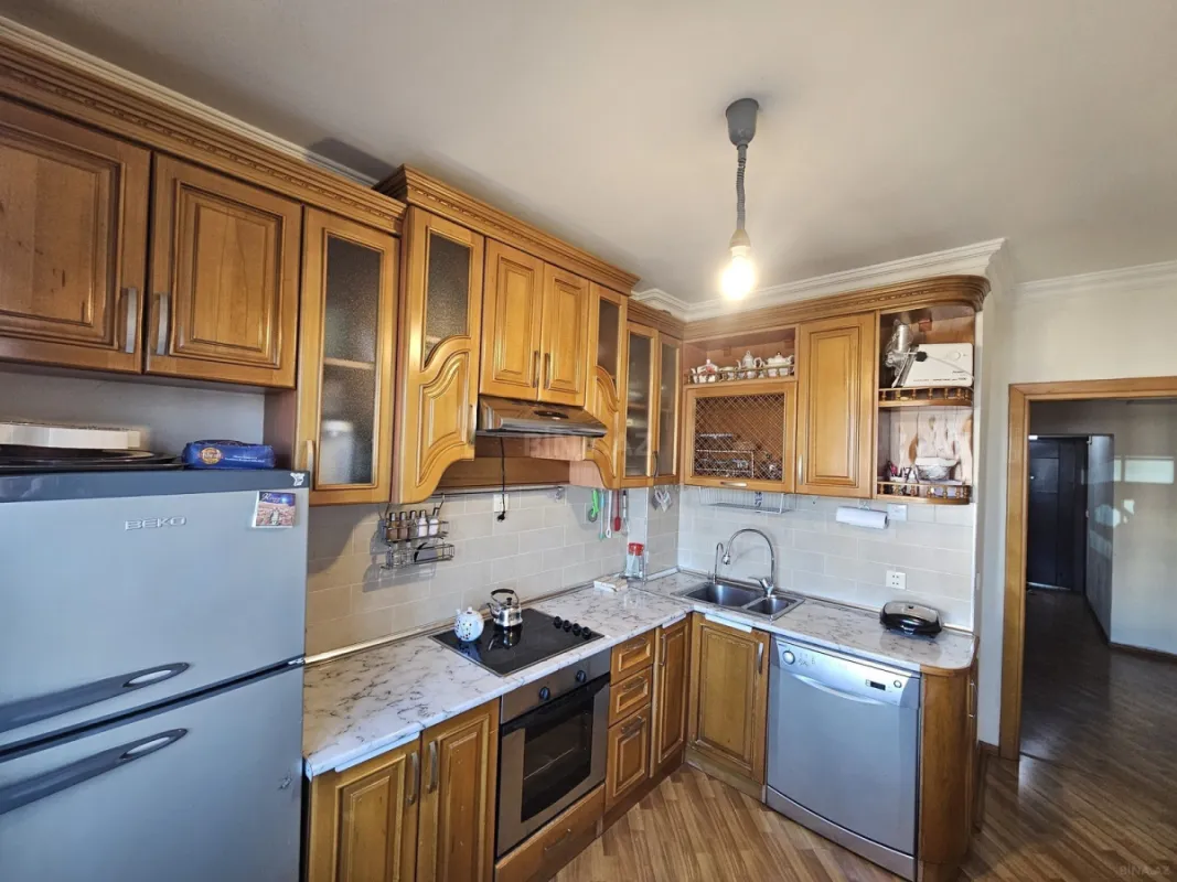 Satılır 2 otaqlı mənzil 79 m²