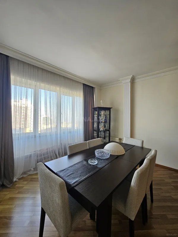 Satılır 2 otaqlı mənzil 79 m²