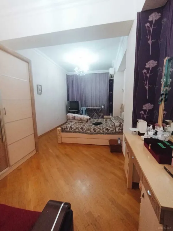 Satılır 3 otaqlı mənzil 110 m²