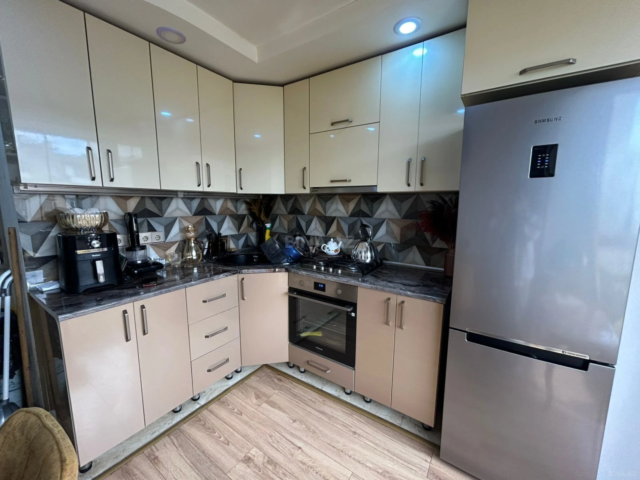 Satılır 3 otaqlı mənzil 80 m²