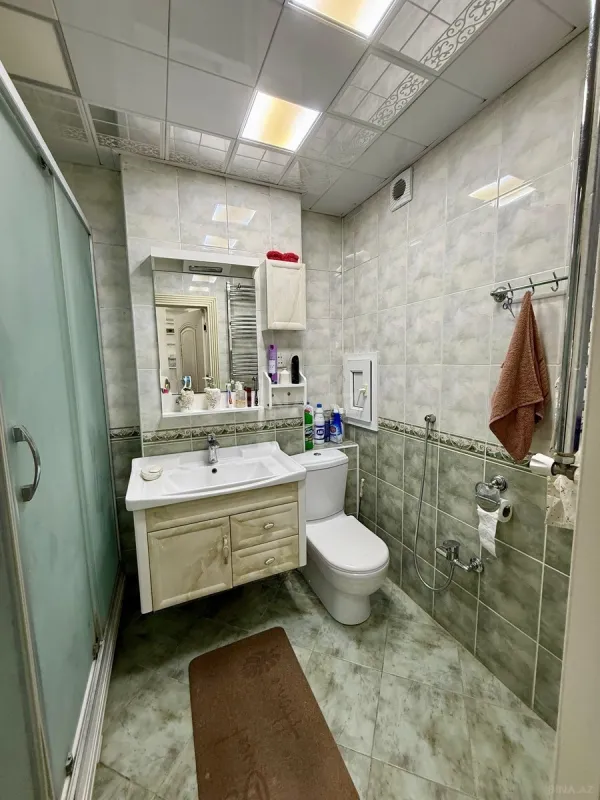 Satılır 3 otaqlı mənzil 128 m²