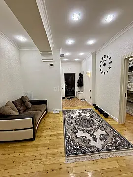 Satılır 3 otaqlı mənzil 128 m²