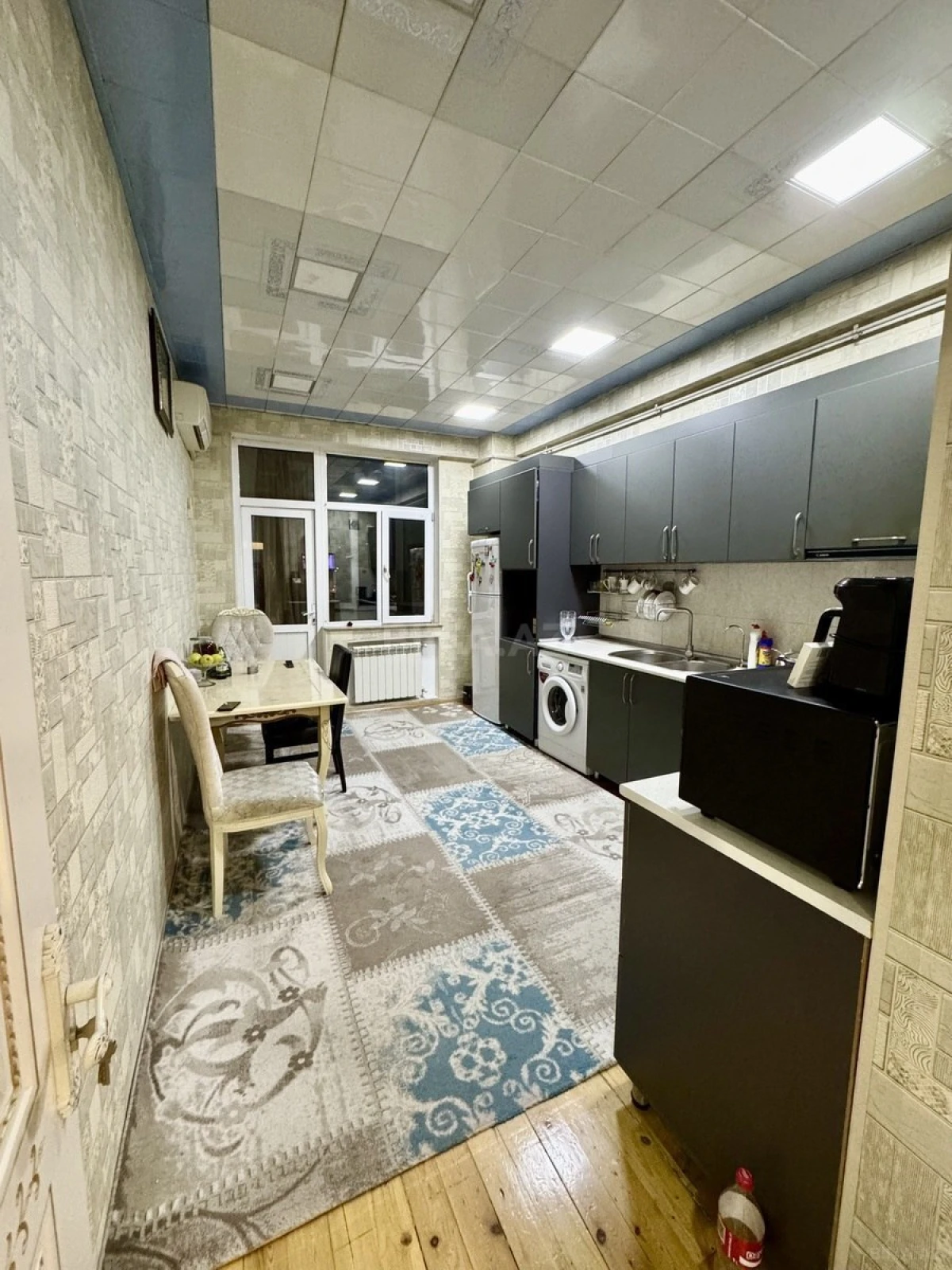 Satılır 3 otaqlı mənzil 128 m²