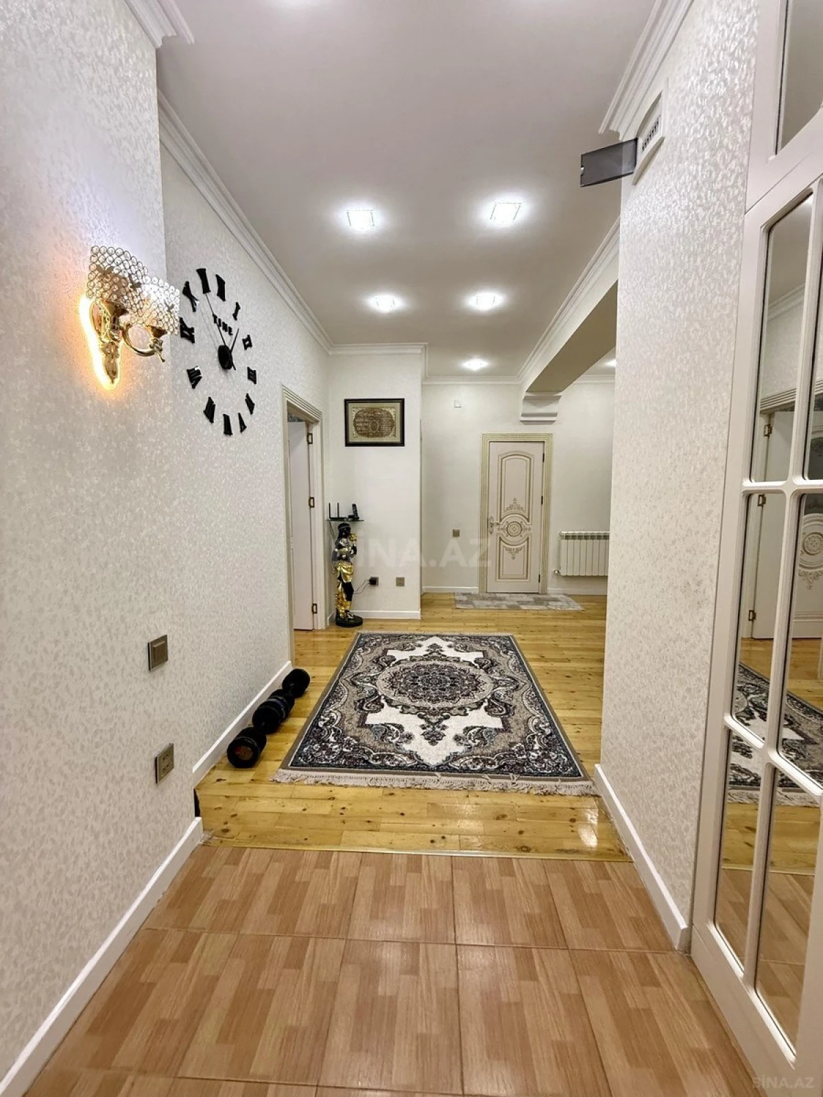Satılır 3 otaqlı mənzil 128 m²