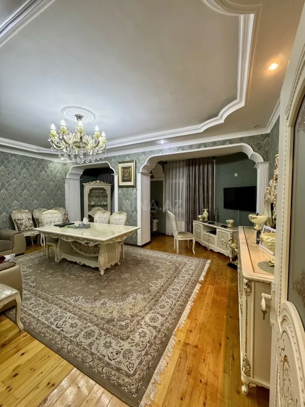 Satılır 3 otaqlı mənzil 128 m²