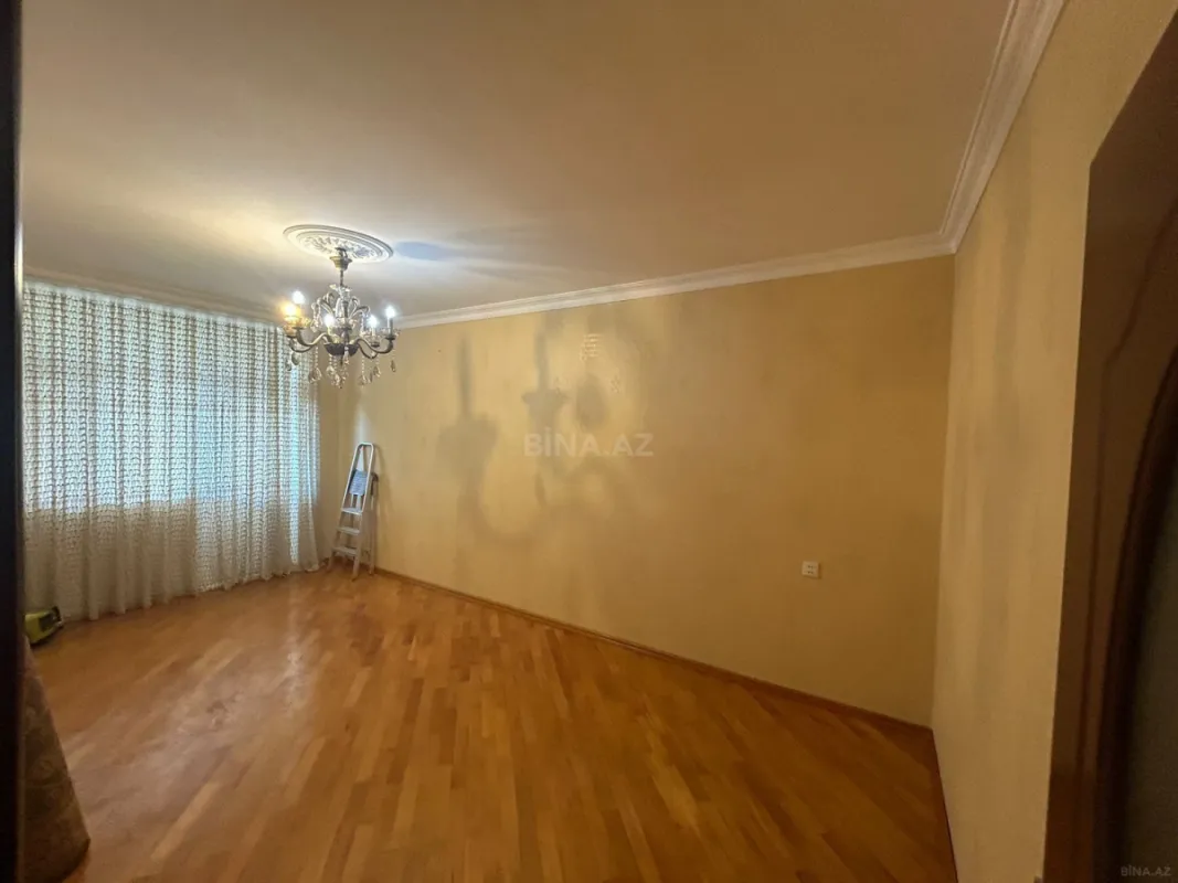 Satılır 4 otaqlı mənzil 100 m²