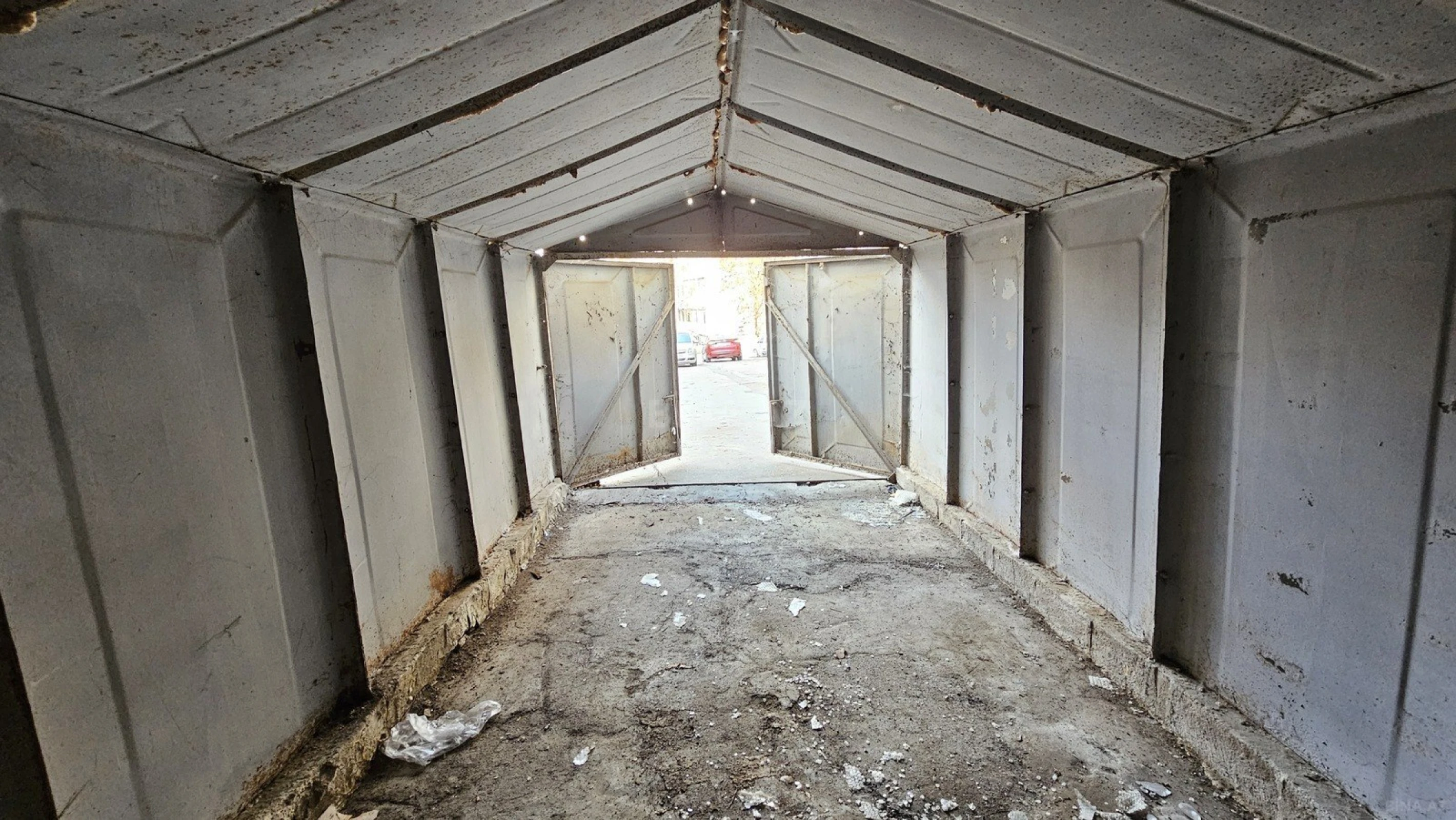 Satılır qaraj 18 m²