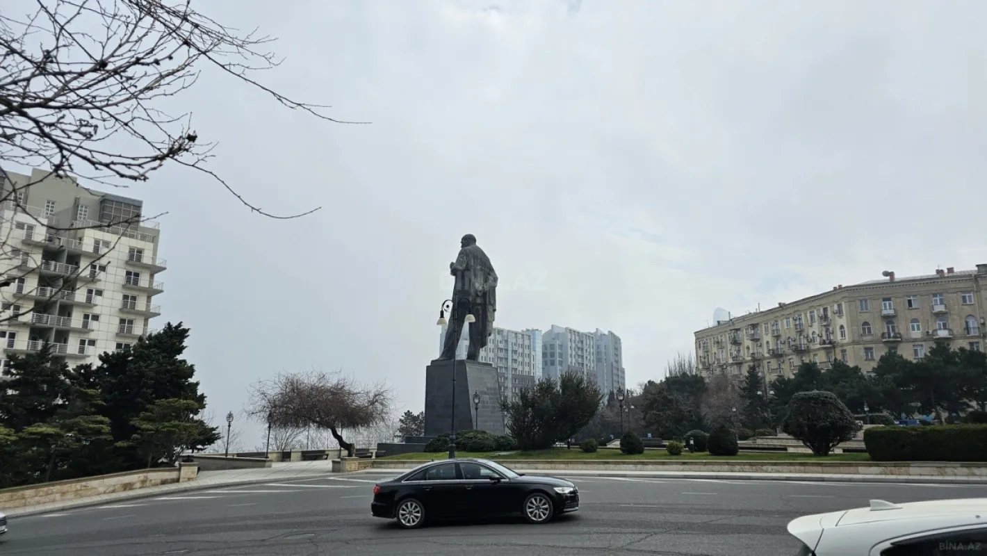 Satılır qaraj 18 m²