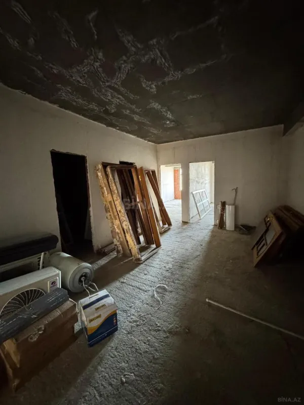 Satılır 4 otaqlı mənzil 180 m²