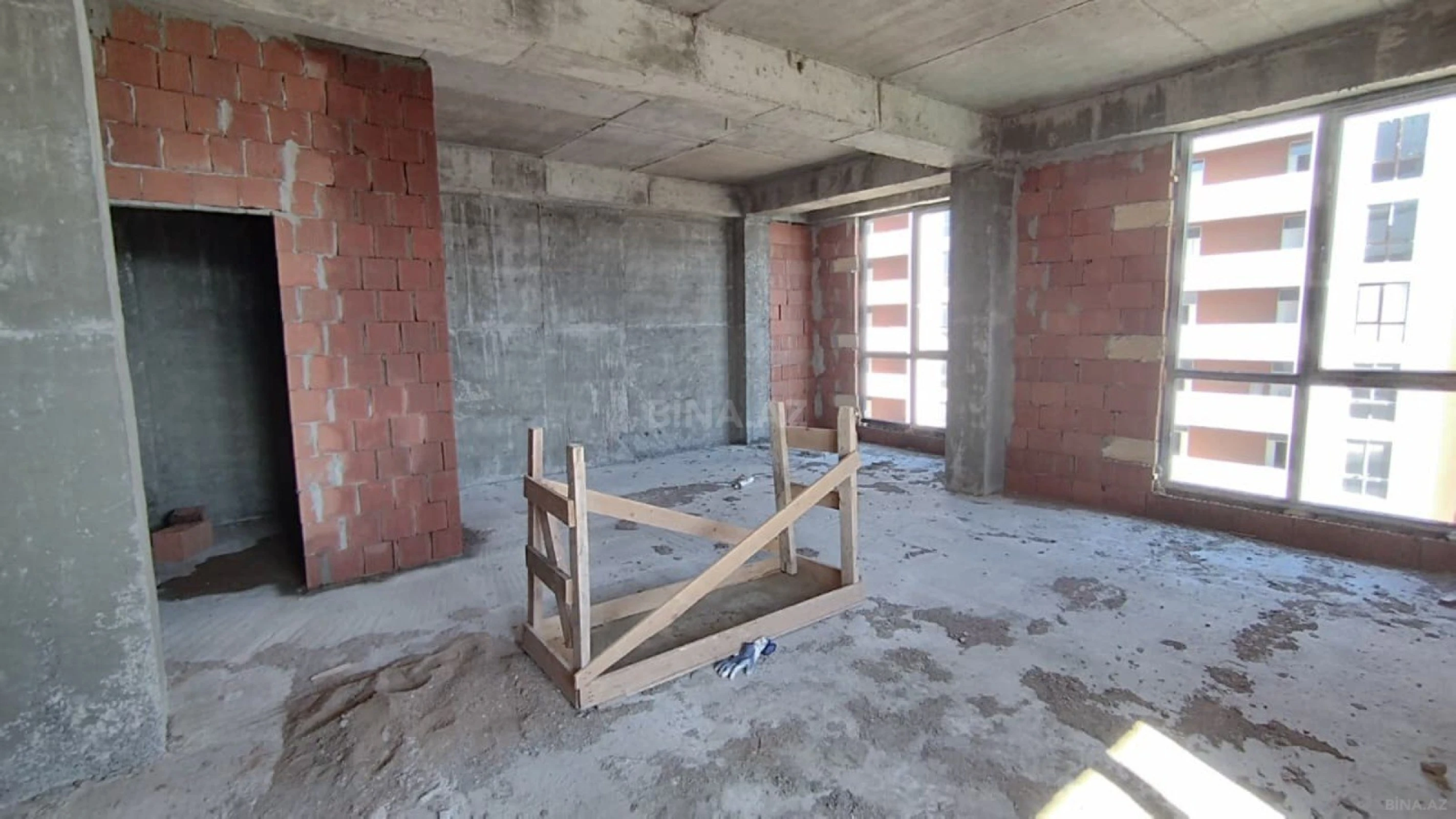 Satılır 2 otaqlı mənzil 90 m²