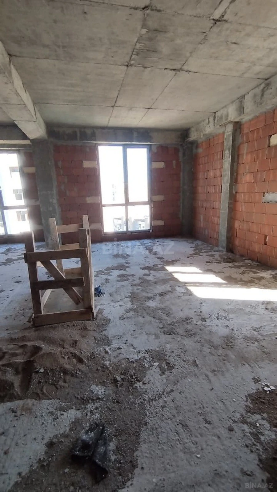 Satılır 2 otaqlı mənzil 90 m²