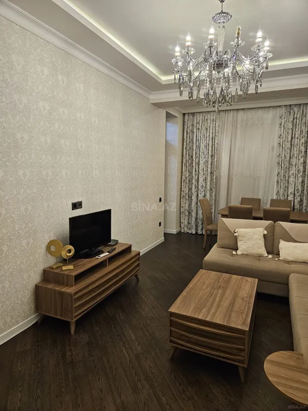 Kirayə verilir 2 otaqlı mənzil 86 m²