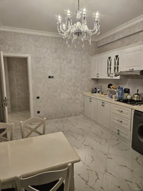 Kirayə verilir 2 otaqlı mənzil 86 m²