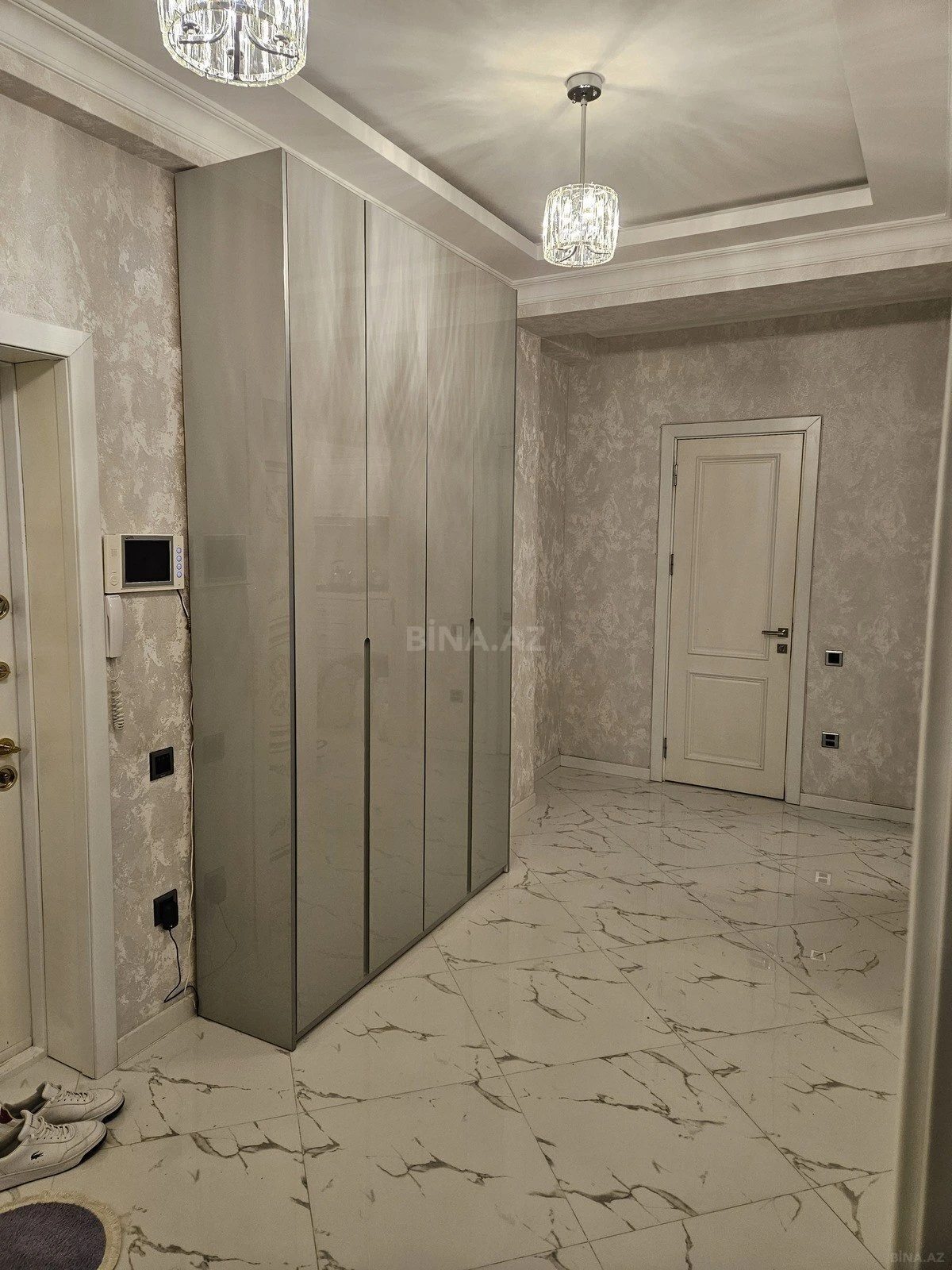 Kirayə verilir 2 otaqlı mənzil 86 m²