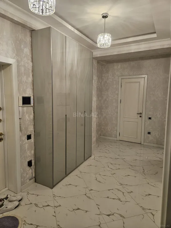 Kirayə verilir 2 otaqlı mənzil 86 m²